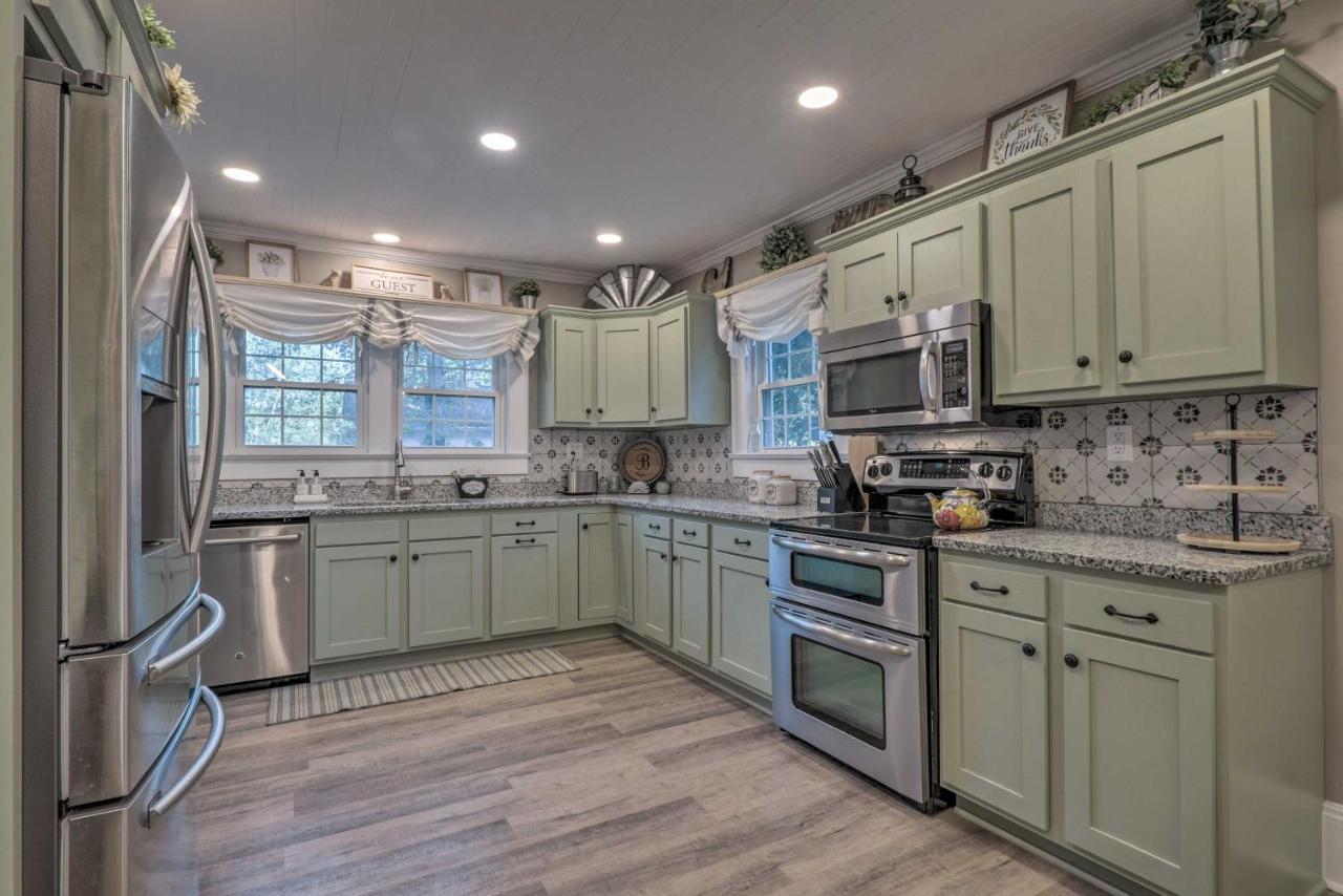 Peaceful Renovated Home With Deck On Half Acre! Asheboro Exterior foto